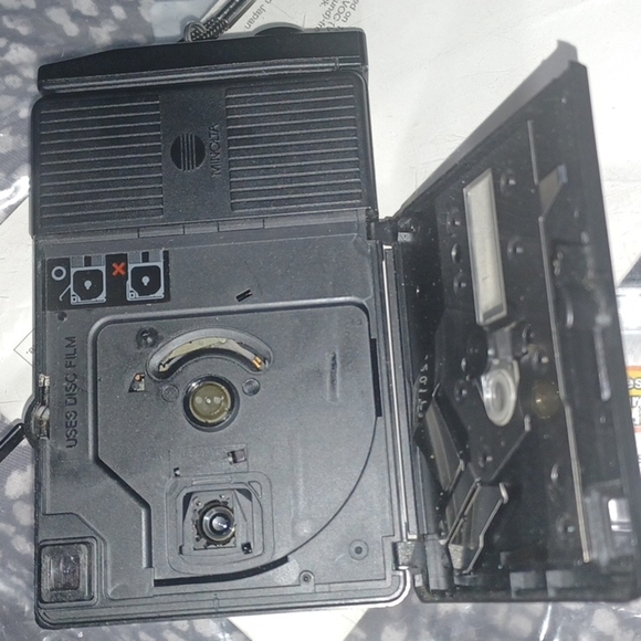 Vintage Minolta Disc Camera - Disc-7 - Picture 4 of 7